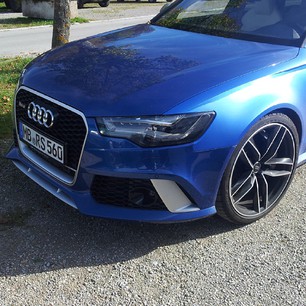#Spotted in Munich
www.Krautdub.com
#krautdub #audi #rs6 #v8 #biturbo #munich #tfsi #turbo #monster #speed #carporn #instacar #car #cars #quattro #audia6 #audis6 #audirs6 #audilovers #audigramm