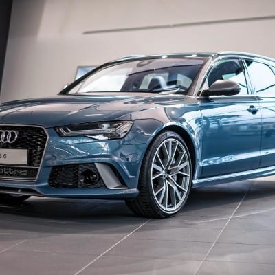 Audi RS6 Exclusive in Polar Blau Metallic