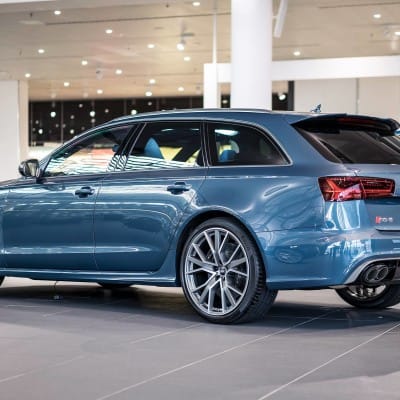 Audi RS6 Exclusive in Polar Blau Metallic