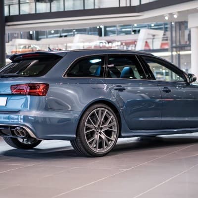 Audi RS6 Exclusive in Polar Blau Metallic