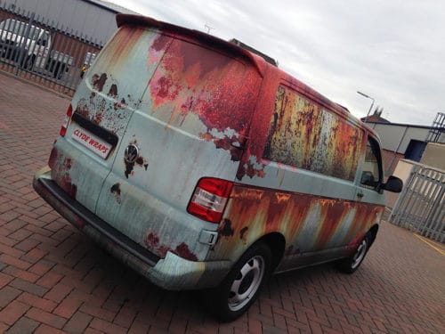 VW Transporter im Rost Look