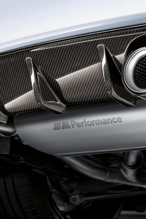 BMW M4 Coupe Performance Zubehör - Auspuffanlage und Carbon Heckdiffusor