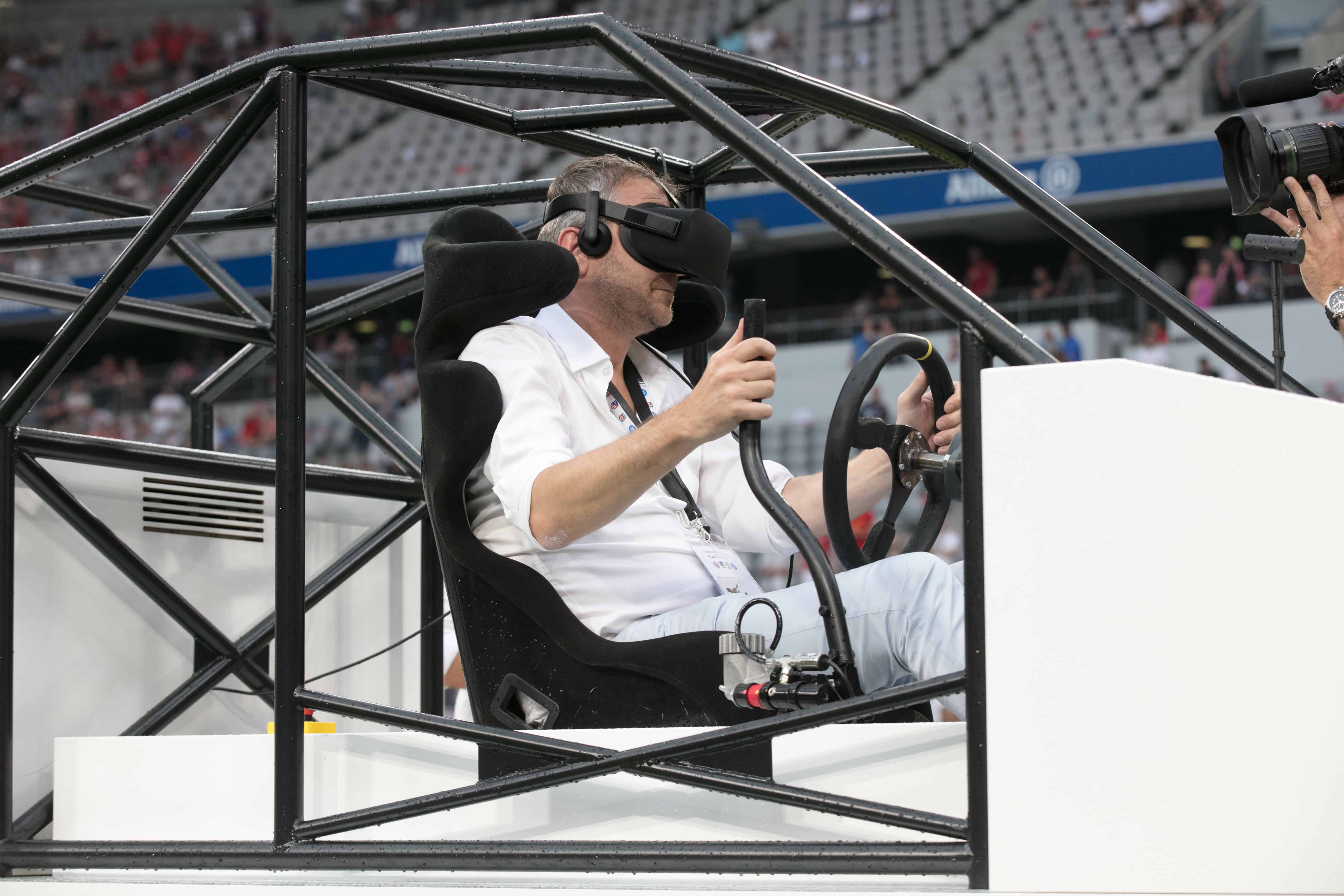 Audi Cup 2017  - #SuperQ Virtual Reality Rennen