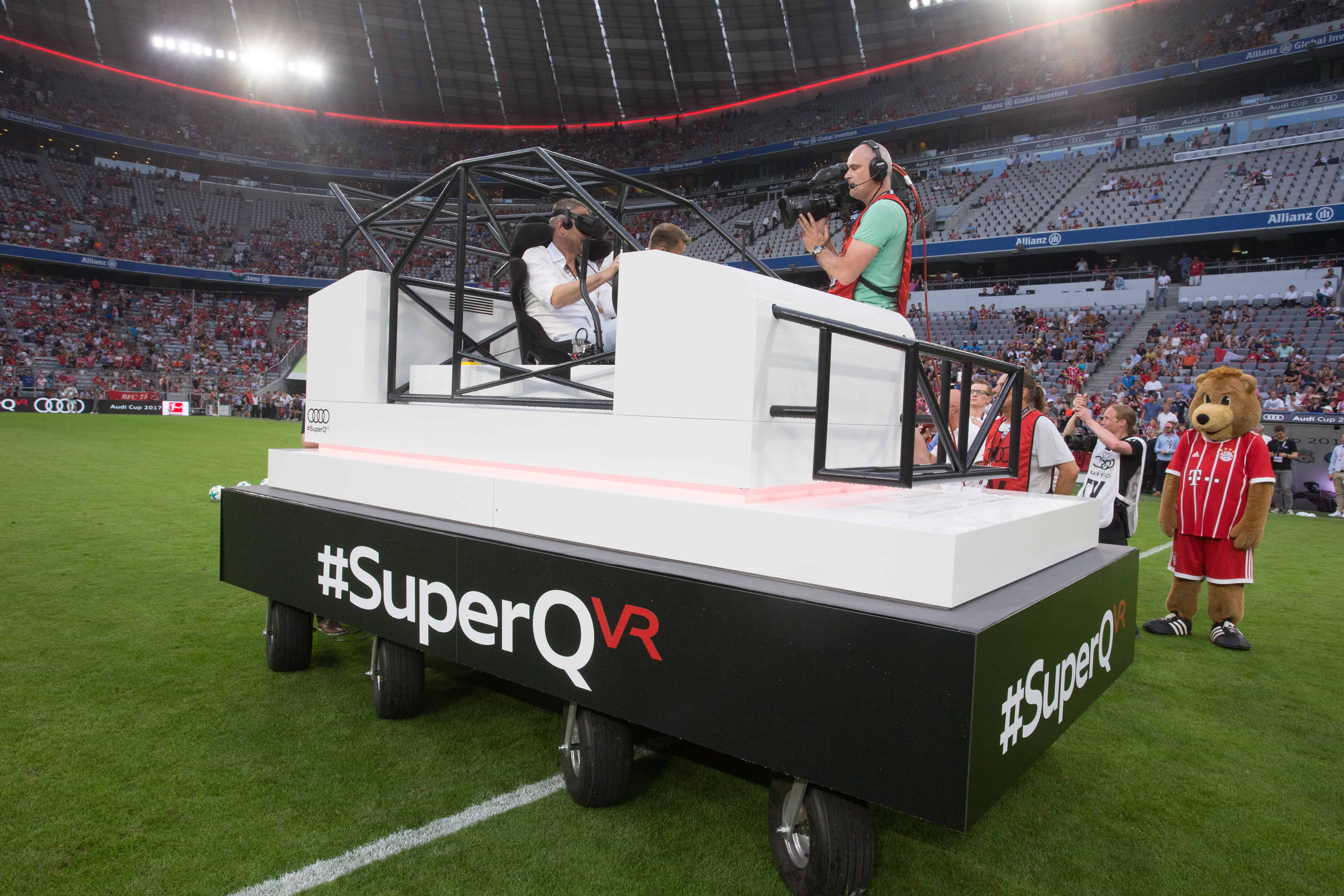Audi Cup 2017  - #SuperQ Virtual Reality Rennen