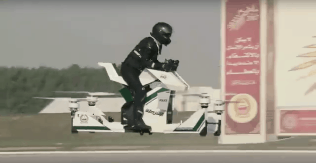 Polizei in Dubai mit Hoverbike unterwegs