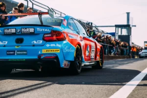 BMW M240i Racing